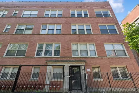 715 E 62nd St #3, Chicago, IL 60637