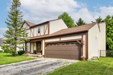 688 Equestrian Dr, Wheeling, IL 60090