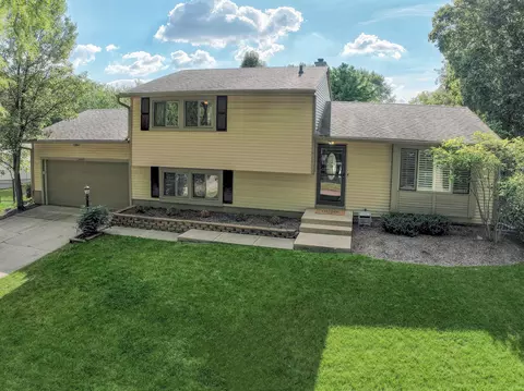 1609 Forrest Blvd, Saint Charles, IL 60174