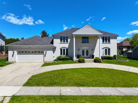 5804 N Corona Dr, Palatine, IL 60067