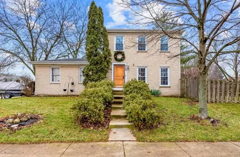 848 Birchbark Trl, Carol Stream, IL 60188