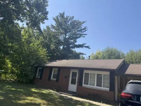1315 Williamsburg Dr, Champaign, IL 61821