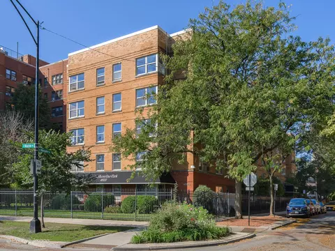 4920 N Marine Dr #S402, Chicago, IL 60640