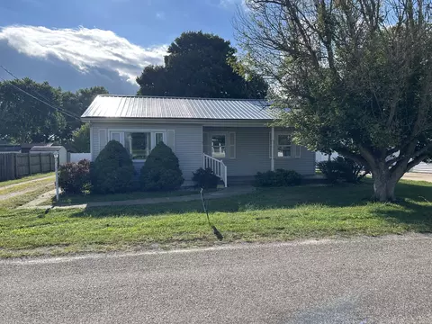 107 N Harrison St, Oakwood, IL 61858