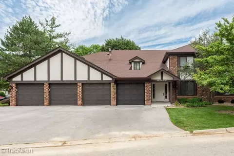 5825 Doe Cir #5825, Westmont, IL 60559