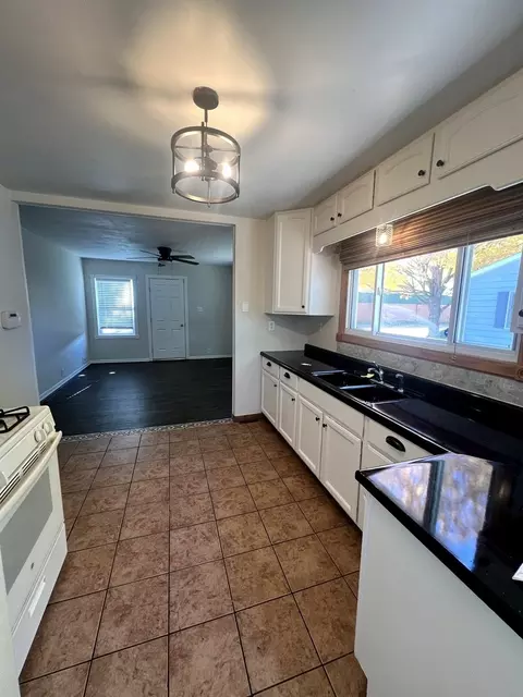 Kitchen - 914 E Benton St, Morris, IL 60450 photo 2 of 2