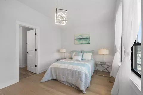Bedroom - 6530 S Champlain Ave, Chicago, IL 60637 photo 4 of 5