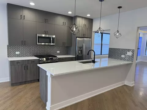 Kitchen - 6530 S Champlain Ave, Chicago, IL 60637 photo 2 of 4