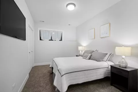 Bedroom - 6530 S Champlain Ave, Chicago, IL 60637 photo 5 of 5