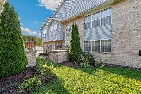 16114 Bormet Dr, Tinley Park, IL 60477