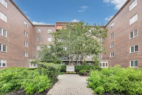519 N Main St #4EN, Glen Ellyn, IL 60137
