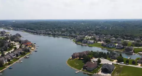 10805 Bridgewater Ct, Winfield, IN 46307