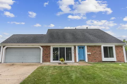 1314 Appletree Ln, Aurora, IL 60506