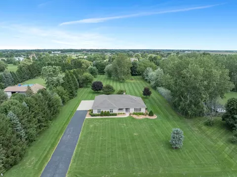 24031 S Schoolhouse Rd, Manhattan, IL 60442