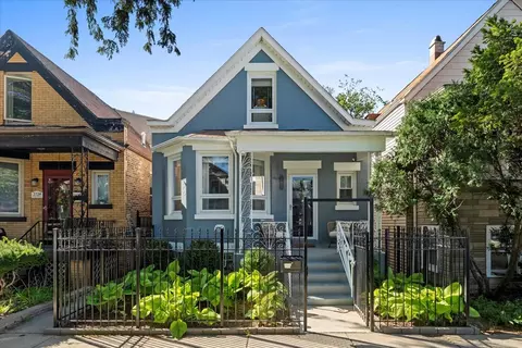 2733 W Nelson St, Chicago, IL 60618