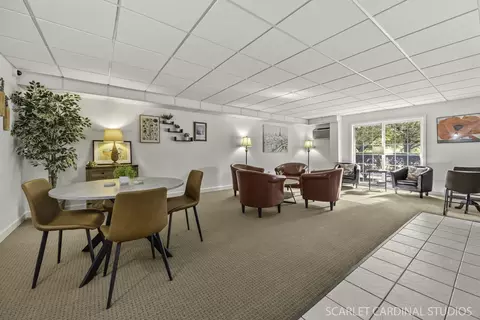 Other - 1000 S Lorraine Rd #412, Wheaton, IL 60189 photo 2 of 5