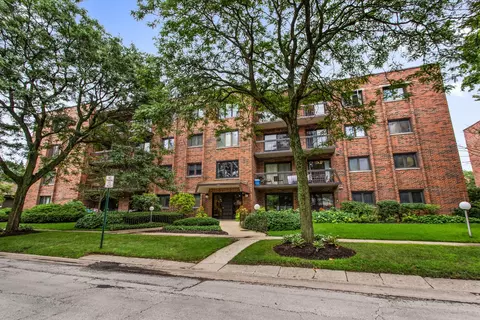 9221 Drake Ave #203, Evanston, IL 60203
