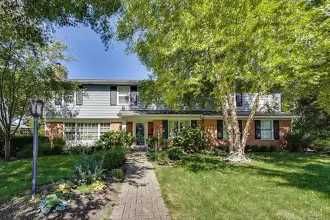 345 S Windsor Dr, Arlington Heights, IL 60004