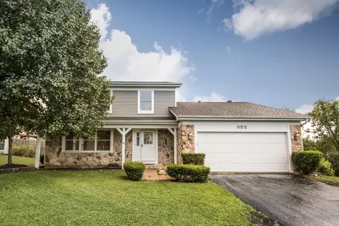 352 Country Ln, Algonquin, IL 60102