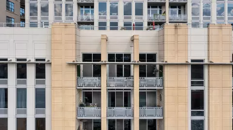 720 N Larrabee St #604, Chicago, IL 60654