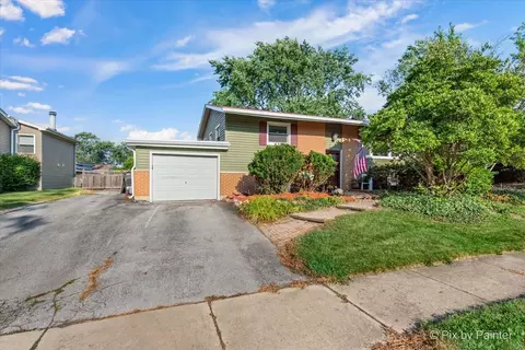 15433 David Ln, Oak Forest, IL 60452