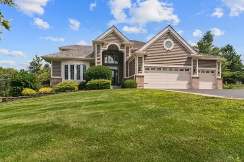 175 Sycamore Dr, Hawthorn Woods, IL 60047