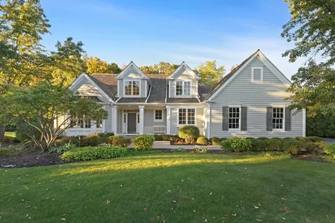 1830 W North Pond Ln, Lake Forest, IL 60045