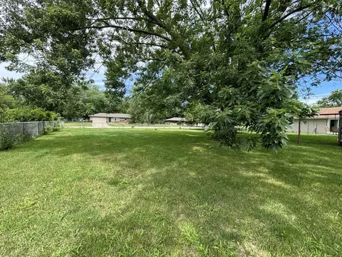 Exterior - 12007 Wagon Lane Ct, Roscoe, IL 61073 photo 7 of 8