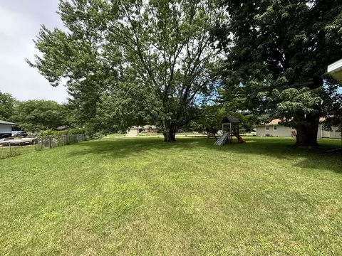 Exterior - 12007 Wagon Lane Ct, Roscoe, IL 61073 photo 5 of 8