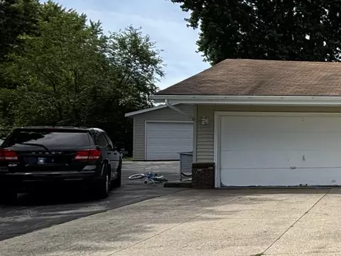Exterior - 12007 Wagon Lane Ct, Roscoe, IL 61073 photo 2 of 8