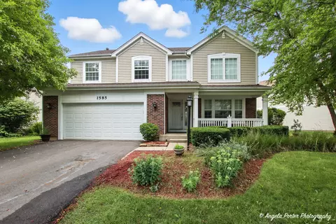 1585 Greenfield Ct, Gurnee, IL 60031
