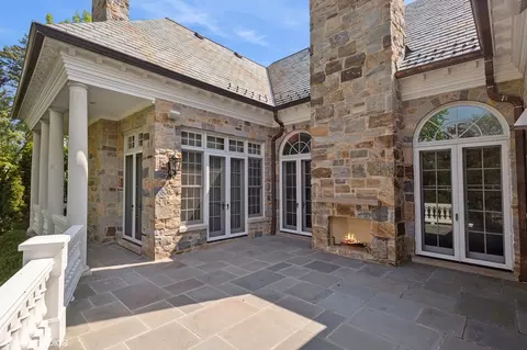 Exterior - 78 Wagner Rd, Northfield, IL 60093 photo 10 of 12