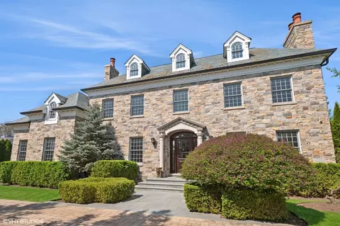 78 Wagner Rd, Northfield, IL 60093