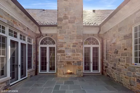 Exterior - 78 Wagner Rd, Northfield, IL 60093 photo 9 of 12