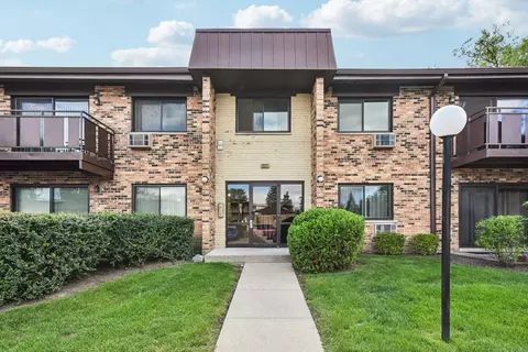 2622 N Windsor Dr #101, Arlington Heights, IL 60004