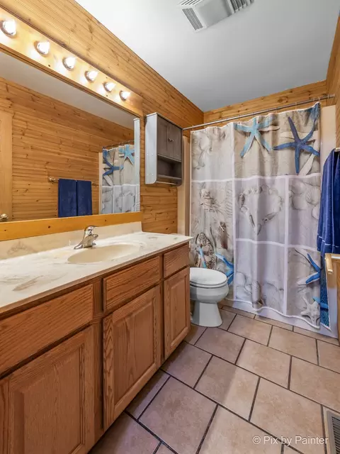 Bath - 4515 Elmleaf Dr, Mchenry, IL 60051 photo 2 of 2