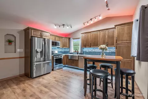 Kitchen - 4515 Elmleaf Dr, Mchenry, IL 60051 photo 1 of 3
