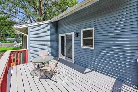 Exterior - 4515 Elmleaf Dr, Mchenry, IL 60051 photo 6 of 10