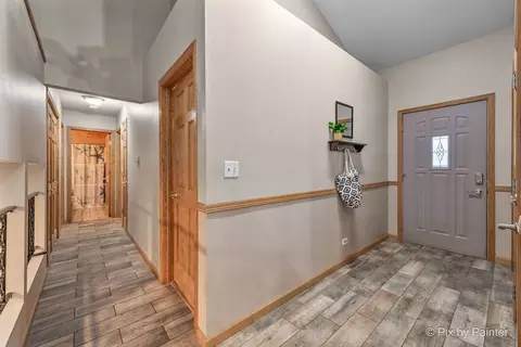 Entry Way - 4515 Elmleaf Dr, Mchenry, IL 60051 photo 1 of 3