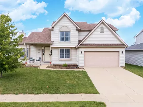 3120 Old Jamestown Rd, Bloomington, IL 61704