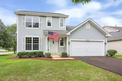 939 Lowell Ln, Naperville, IL 60540