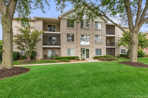 6810 Ridge Point Dr #1B, Oak Forest, IL 60452