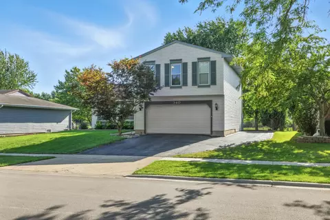 340 S Garden Ave, Roselle, IL 60172