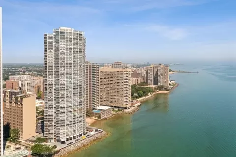 940 W Glenlake Ave #35B, Chicago, IL 60660
