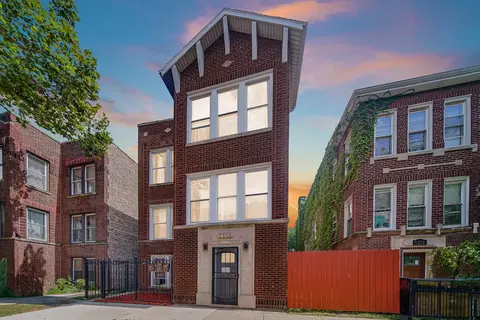 7305 S Yates Blvd, Chicago, IL 60649