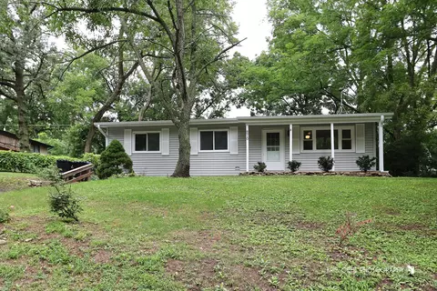 8910 Oriole Trl, Wonder Lake, IL 60097