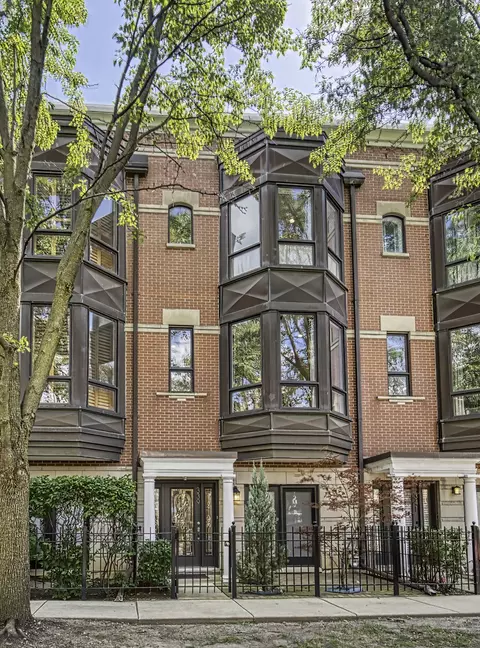 339 W Scott St, Chicago, IL 60610