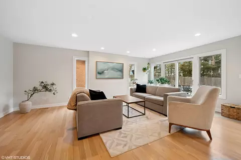 Living - 1115 Hunter Rd, Glenview, IL 60025 photo 2 of 5
