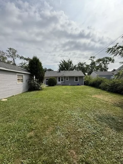 Exterior - 922 S Wolf Rd, Des Plaines, IL 60016 photo 2 of 2