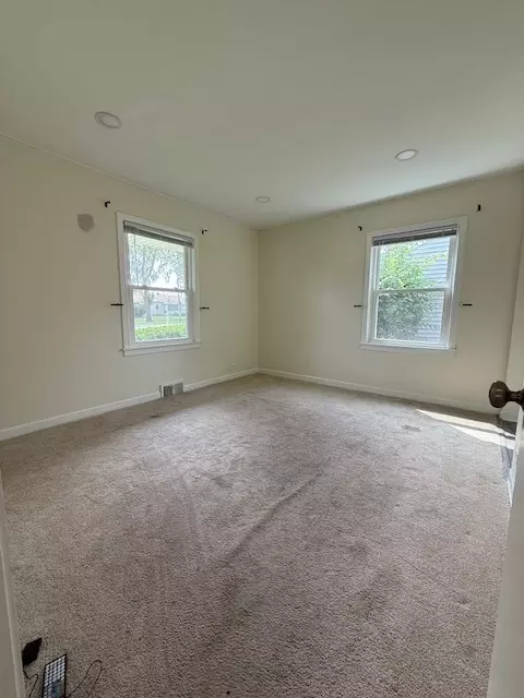 Bedroom - 922 S Wolf Rd, Des Plaines, IL 60016 photo 2 of 2